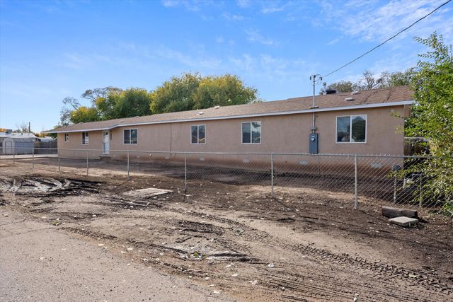 2224 Bartolo Avenue SW, Albuquerque, NM 87105