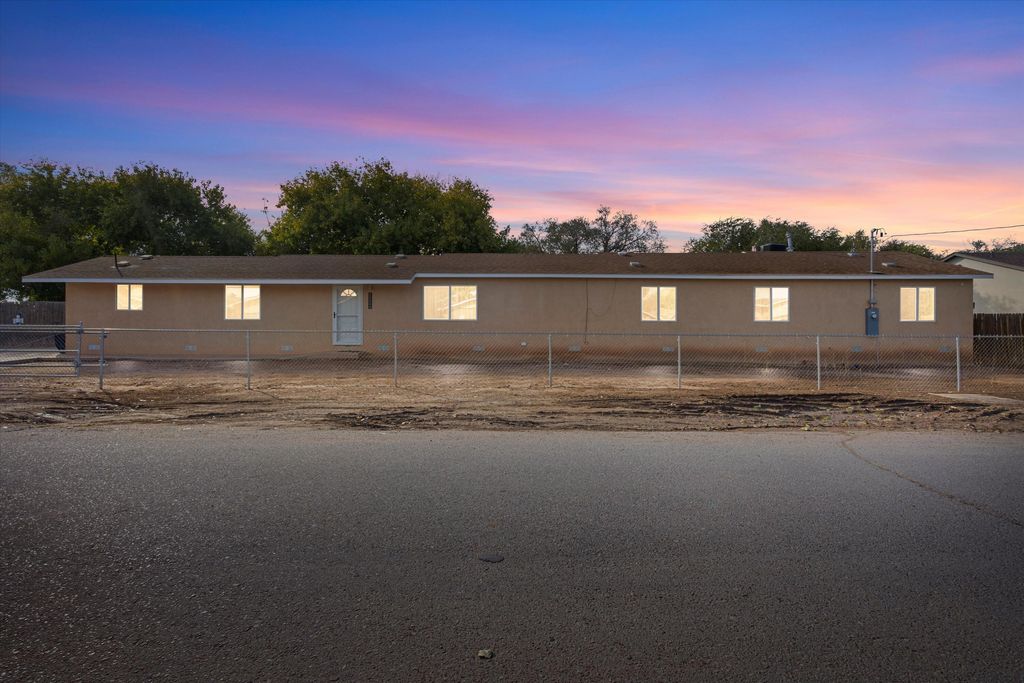2224 Bartolo Avenue SW, Albuquerque, NM 87105