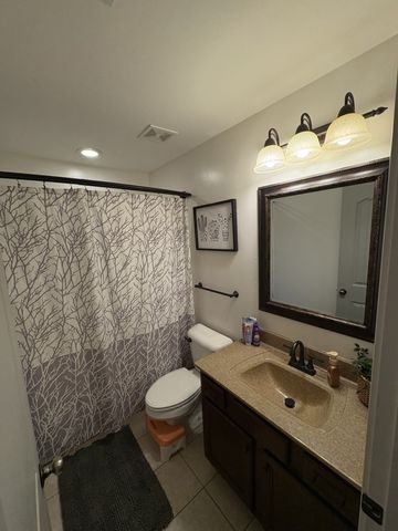 1100 Jon Dr, Clarksville, TN 37043