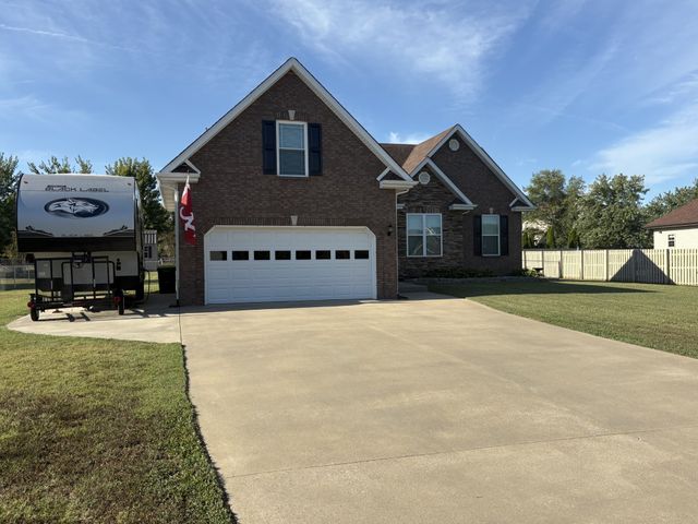 1100 Jon Dr, Clarksville, TN 37043