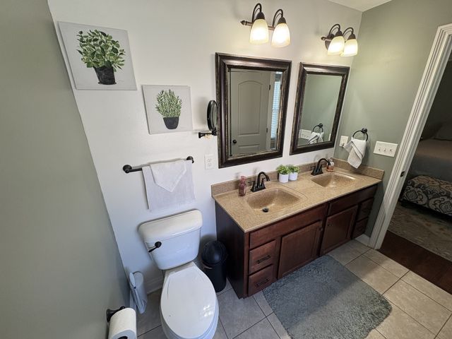 1100 Jon Dr, Clarksville, TN 37043