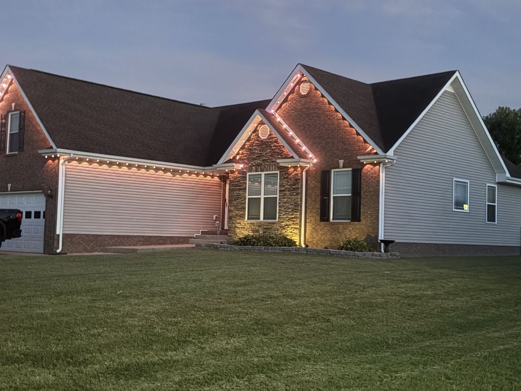 1100 Jon Dr, Clarksville, TN 37043