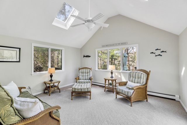 5 Quail Run Ln, Sandwich, MA 02537