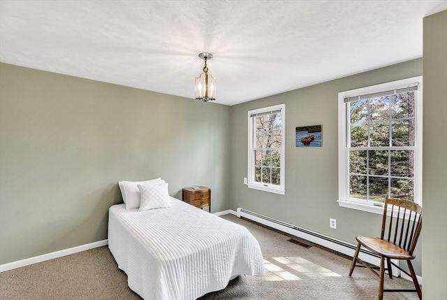 5 Quail Run Ln, Sandwich, MA 02537