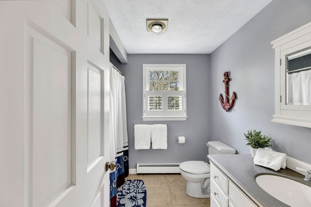 5 Quail Run Ln, Sandwich, MA 02537