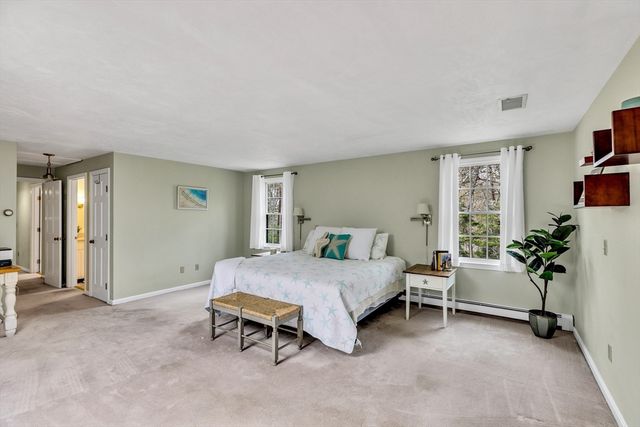 5 Quail Run Ln, Sandwich, MA 02537