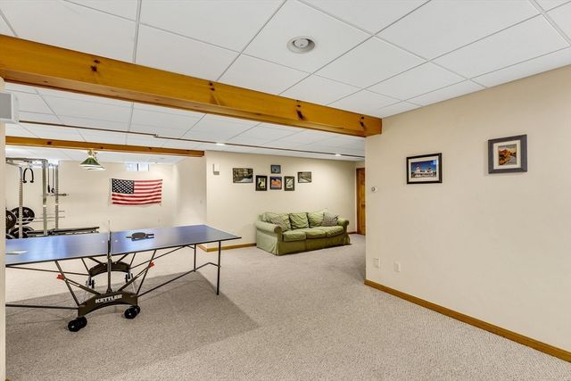 5 Quail Run Ln, Sandwich, MA 02537