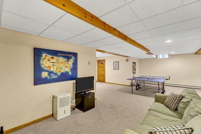 5 Quail Run Ln, Sandwich, MA 02537