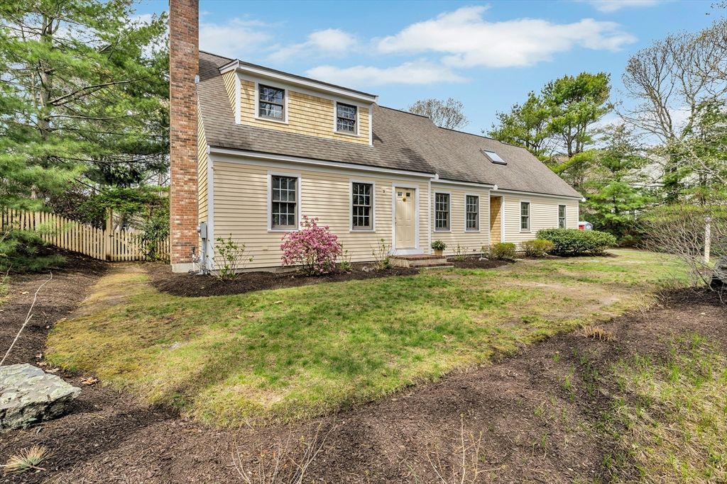 5 Quail Run Ln, Sandwich, MA 02537