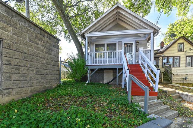 2220 S 14th STREET, Milwaukee, WI 53215