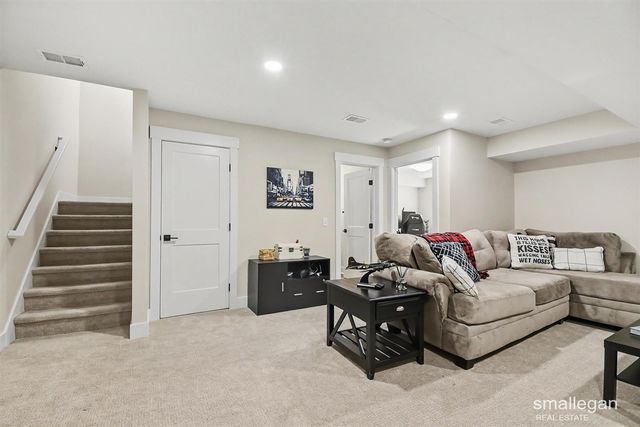1018 Castlebay Way, Hudsonville, MI 49426
