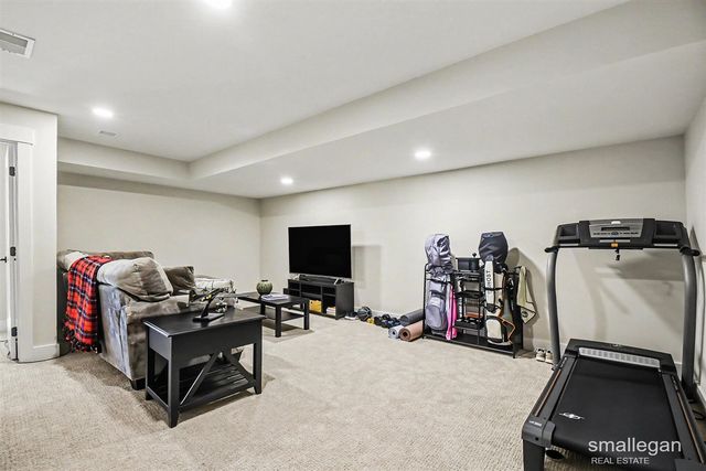 1018 Castlebay Way, Hudsonville, MI 49426
