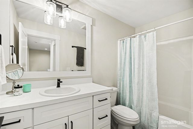 1018 Castlebay Way, Hudsonville, MI 49426