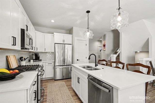1018 Castlebay Way, Hudsonville, MI 49426