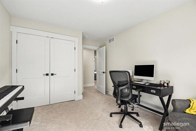 1018 Castlebay Way, Hudsonville, MI 49426