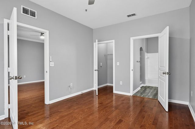 8290 GATE Parkway W 601, Jacksonville, FL 32216