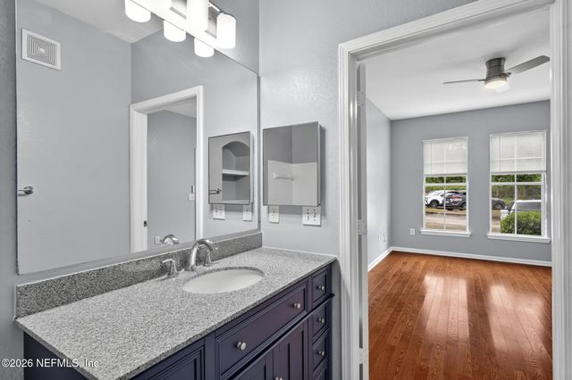 8290 GATE Parkway W 601, Jacksonville, FL 32216