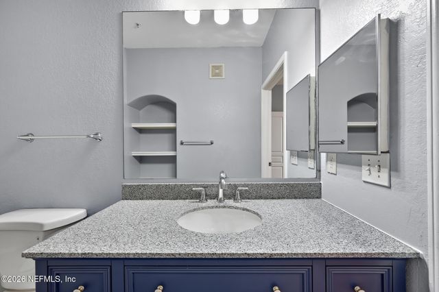 8290 GATE Parkway W 601, Jacksonville, FL 32216