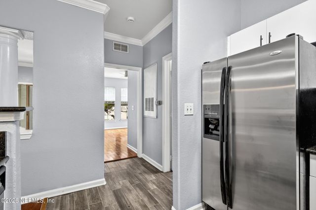 8290 GATE Parkway W 601, Jacksonville, FL 32216