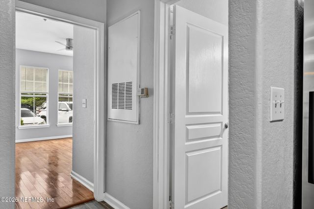 8290 GATE Parkway W 601, Jacksonville, FL 32216