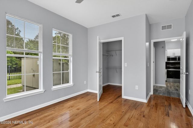8290 GATE Parkway W 601, Jacksonville, FL 32216