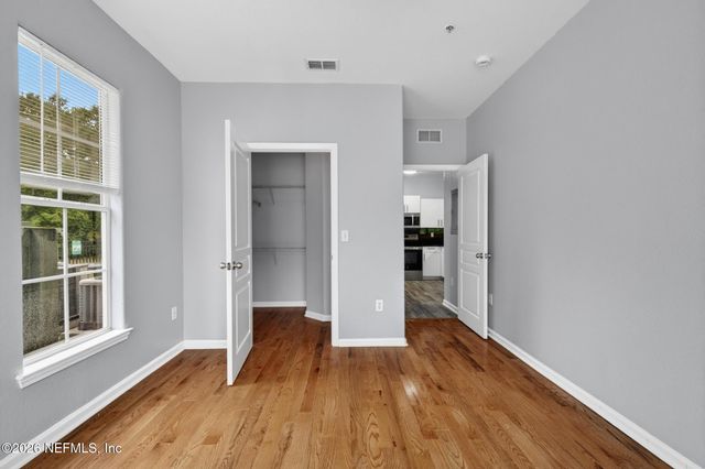 8290 GATE Parkway W 601, Jacksonville, FL 32216