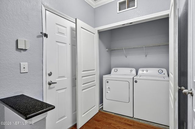 8290 GATE Parkway W 601, Jacksonville, FL 32216