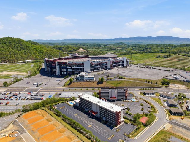 210 Raceday Center Drive Unit 1107, Bristol, TN 37620