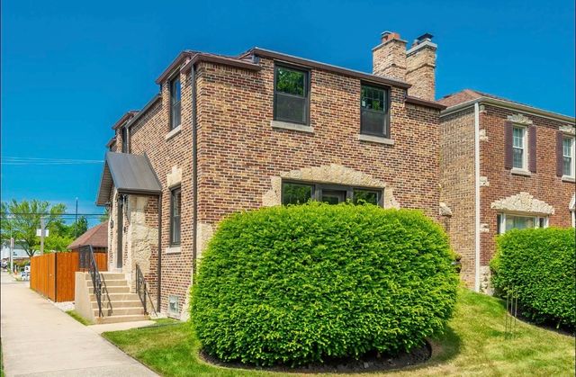7137 N Francisco Avenue, Chicago, IL 60645
