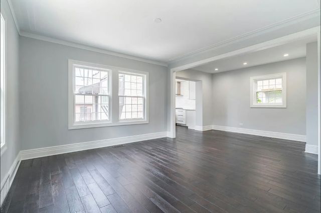 7137 N Francisco Avenue, Chicago, IL 60645