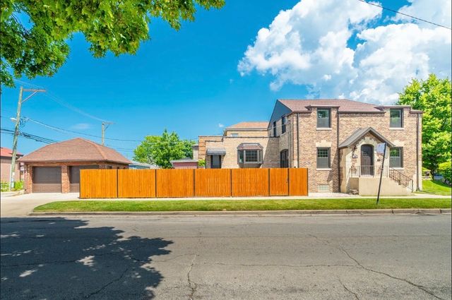 7137 N Francisco Avenue, Chicago, IL 60645