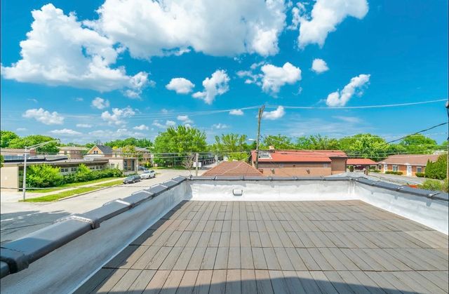 7137 N Francisco Avenue, Chicago, IL 60645