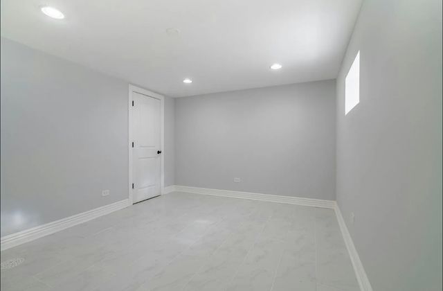7137 N Francisco Avenue, Chicago, IL 60645