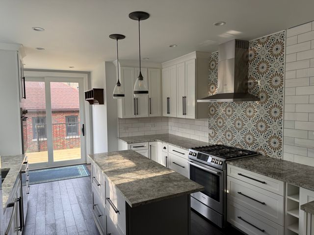 7137 N Francisco Avenue, Chicago, IL 60645