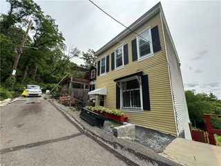 26 Gazzam St, E Pittsburgh, PA 15213