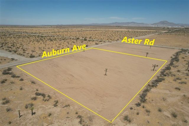 26 Auburn, Adelanto, CA 92301