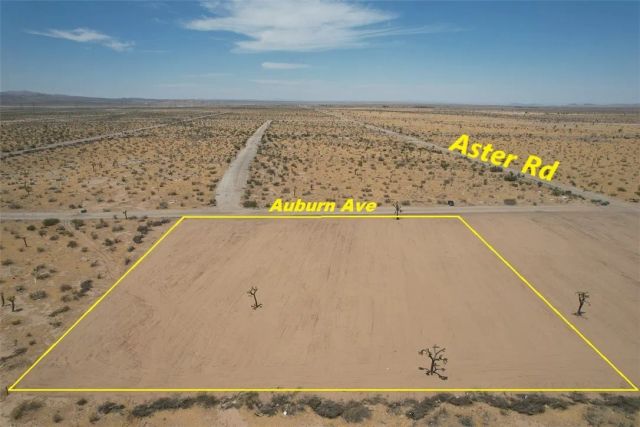 26 Auburn, Adelanto, CA 92301