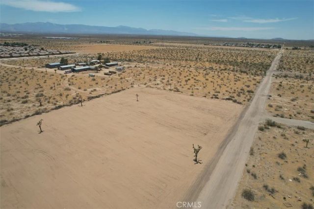 26 Auburn, Adelanto, CA 92301