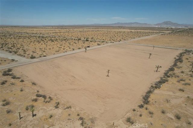 26 Auburn, Adelanto, CA 92301