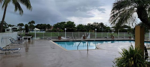 2420 NW 33rd St 1011, Oakland Park, FL 33309