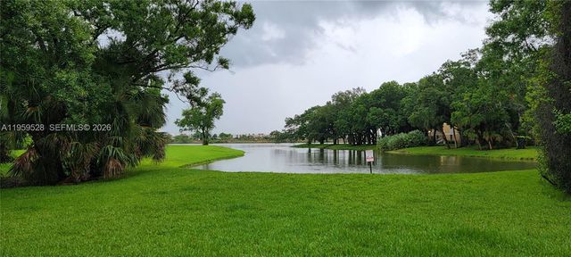 2420 NW 33rd St 1011, Oakland Park, FL 33309