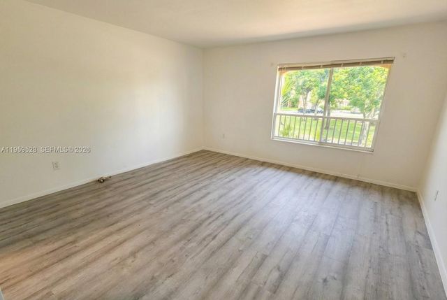 2420 NW 33rd St 1011, Oakland Park, FL 33309