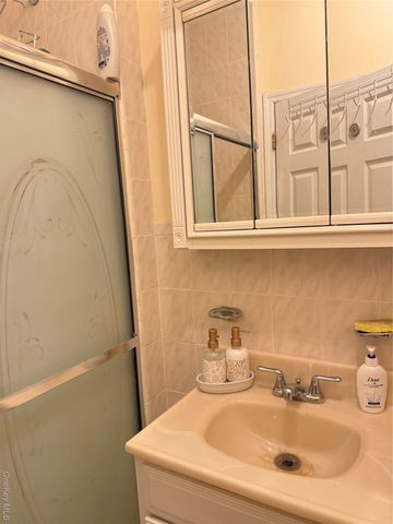 6813 60th Street, Ridgewood, NY 11385