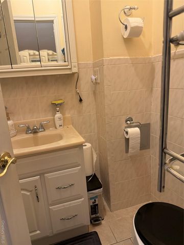 6813 60th Street, Ridgewood, NY 11385