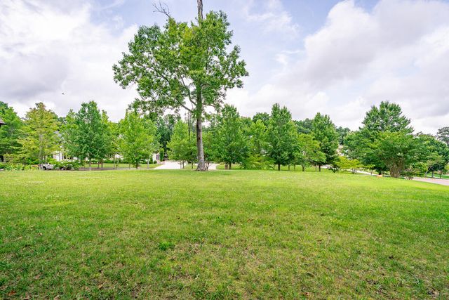 2324 Dogwood Grove Circle, Signal Mountain, TN 37377