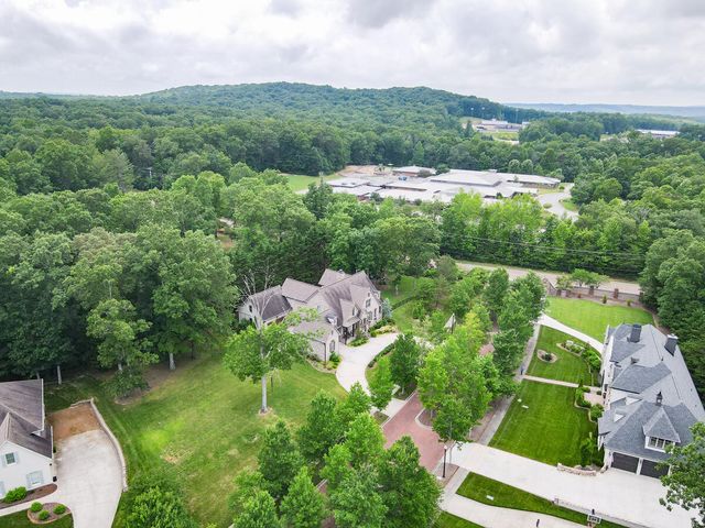 2324 Dogwood Grove Circle, Signal Mountain, TN 37377