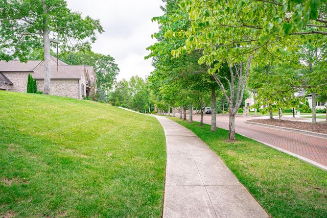 2324 Dogwood Grove Circle, Signal Mountain, TN 37377