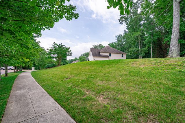 2324 Dogwood Grove Circle, Signal Mountain, TN 37377