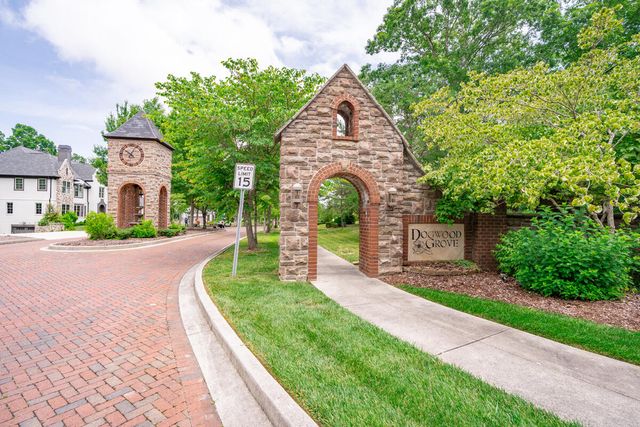 2324 Dogwood Grove Circle, Signal Mountain, TN 37377