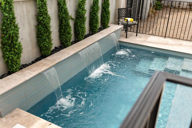 142 Spring Street, Charleston, SC 29403